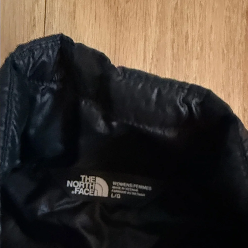 The North Face Black Thermoball Jacket!! Like brand new!! - Picture 2 of 12